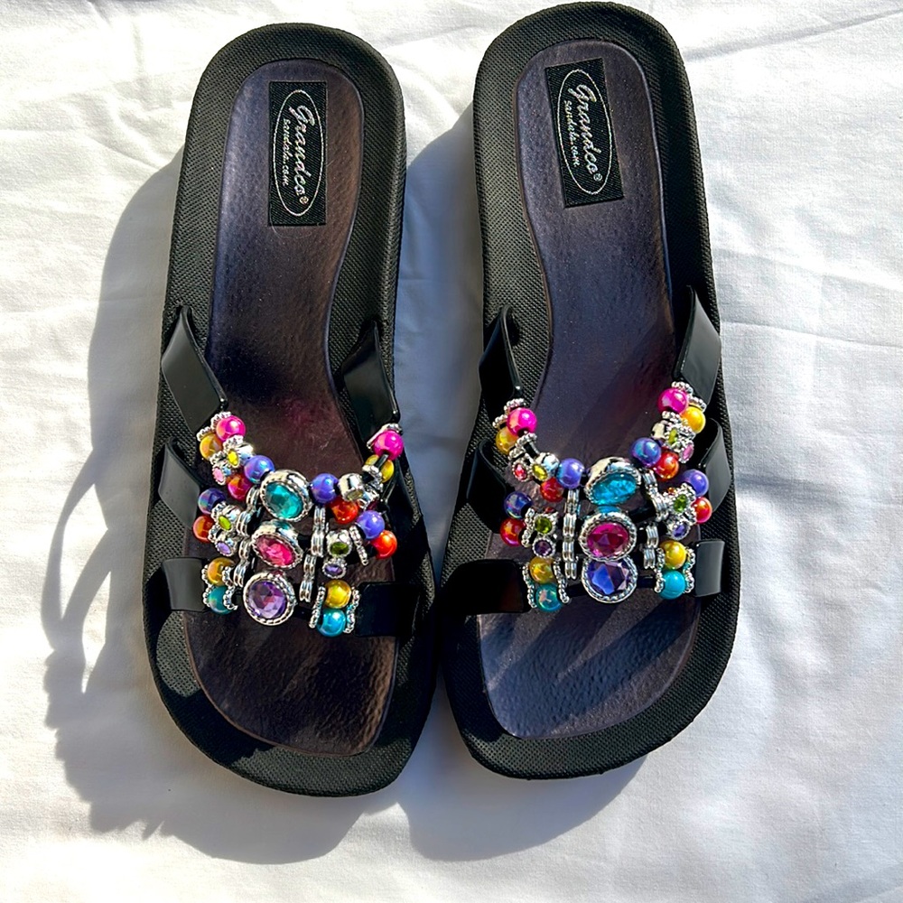 NWOT… Grandco sandals… size 9…